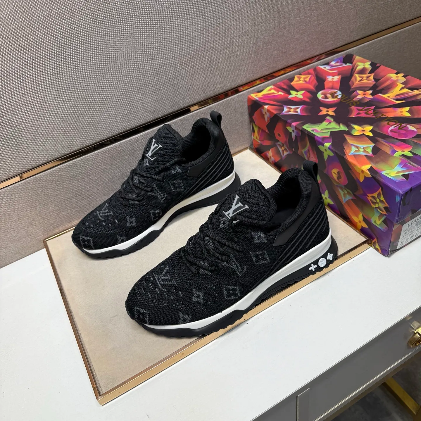 ⬛️Men's shoes 💰p480 [LV～] Men's casual shoes 2025z cabinet sales simultaneously 🔶Size: 38-44 #️⃣ 🔷7 colors🔜The upper is made of multi-material splicing➕Mesh lining, comfortable and breathable, sole: original comfortable and wear-resistant outsole, ⚠️real thing📱photographed🎬real thing is better📢📢📢
